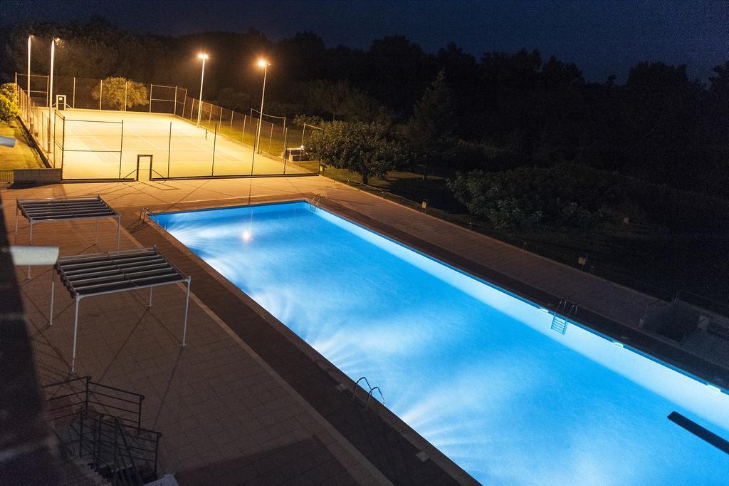 Hotel La Masia Pont de Molíns Kültér fotó