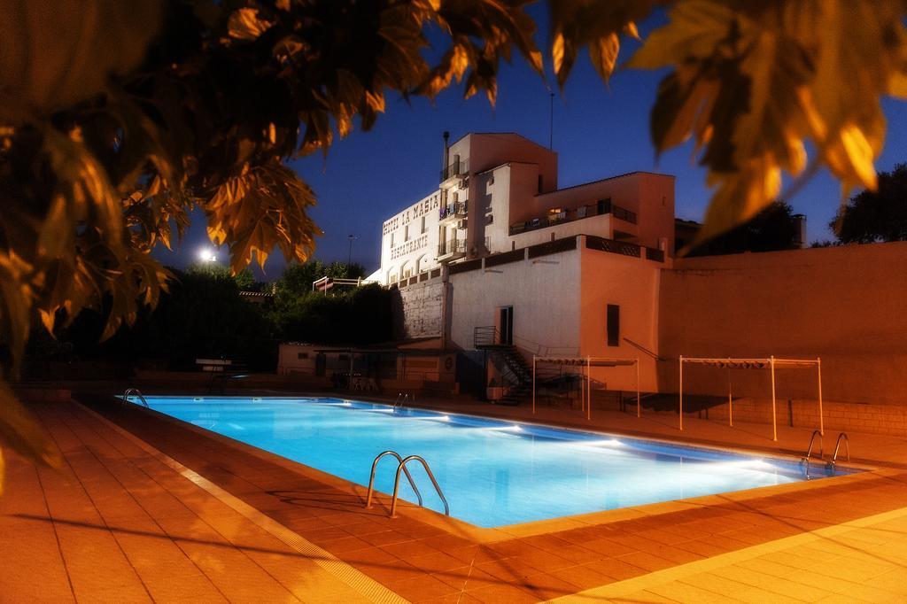 Hotel La Masia Pont de Molíns Kültér fotó